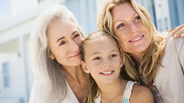 Drei Generationenbild dreier Frauen.